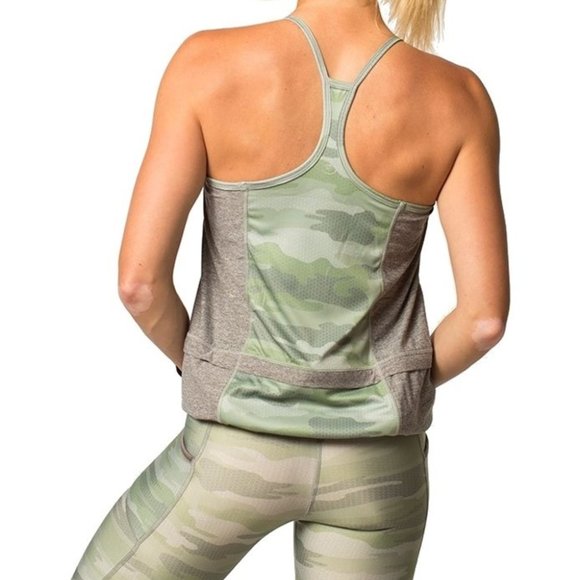 NWT Spaghetti Strap Tank Top Pockets Bra Camo Sz XS - Picture 3 of 4